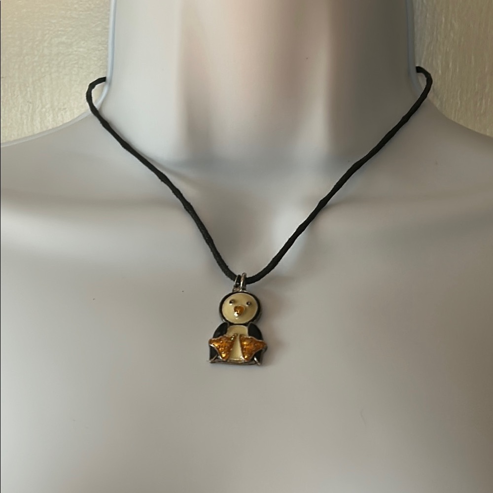 Vintage Claire’s - 90s Kid’s Penguin Necklace